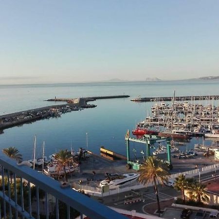 Vista Al Faro Apartman Estepona Kültér fotó
